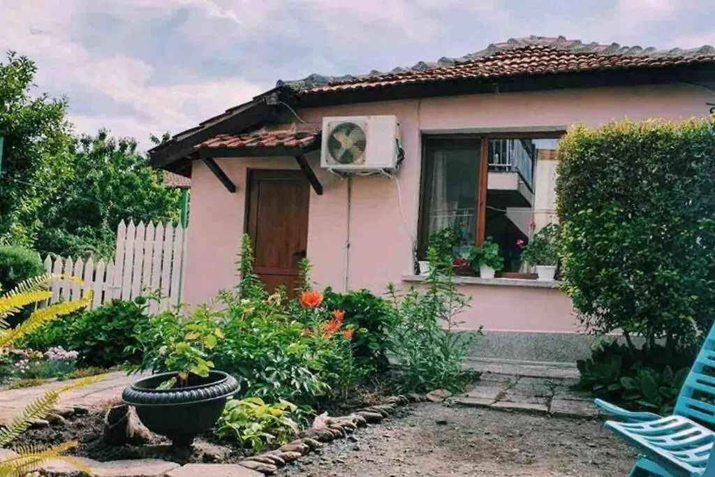 Holiday home Cute Little House With A White Picket Fence Villa Burgas Bulgaria